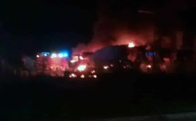 L'incendio di ieri notte a Sanluri