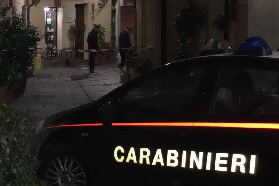 Iglesias, bomba carta esplode davanti a un bar