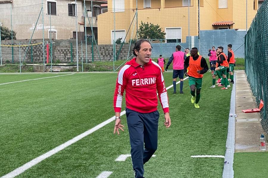Sebastiano Pinna, allenatore della Ferrini (foto Riccardo Spignesi)
