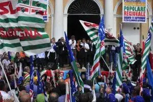 Crisi, la protesta dei sindacati  - foto di Stefano Orrù