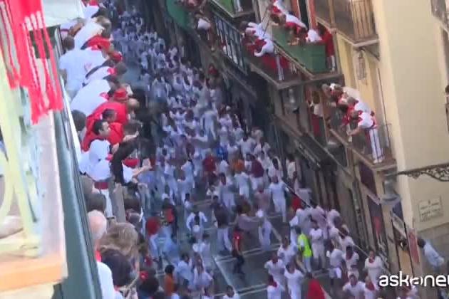 San Firmino, tornano le corse dei tori a Pamplona
