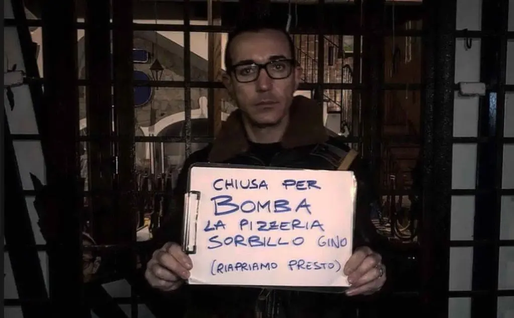 Il titolare su Facebook: &quot;Eventi così fanno cadere le braccia&quot;