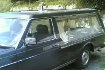 Un carro funebre