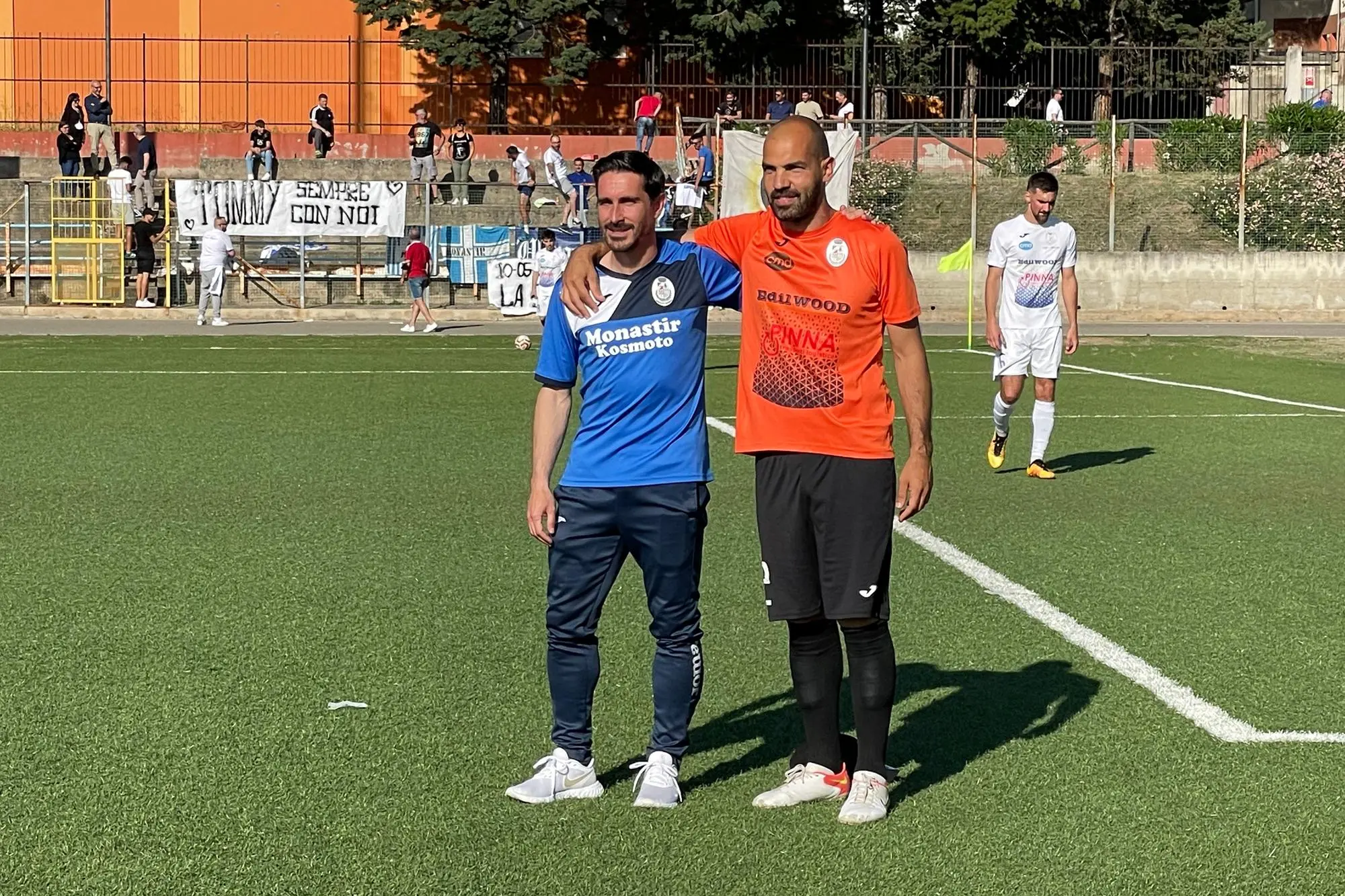 Nicola Manunza (a sinistra) e Matteo Zanda nell’ultima a Monastir, ora sono allenatore e DS del Guspini (foto Spignesi)