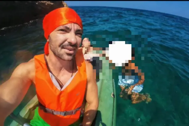 Manuele Derudas mette in salvo i ragazzini a Balai lontano (foto concessa)