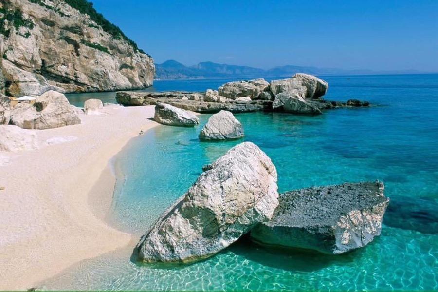 Il mare più bello, la Sardegna regina assoluta tra le regioni italiane con sei località a “Cinque vele”