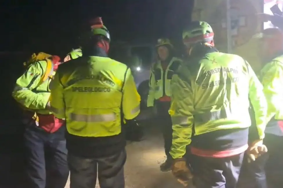 Le ricerche in corso a Calamosca (frame da video)