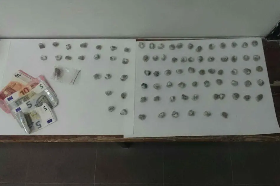 La droga sequestrata dalla polizia