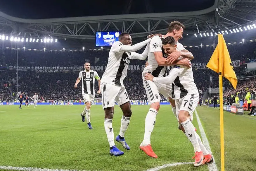 Ronaldo, Mandzukic e Matuidi esultano dopo un gol (foto Twitter Juventus)