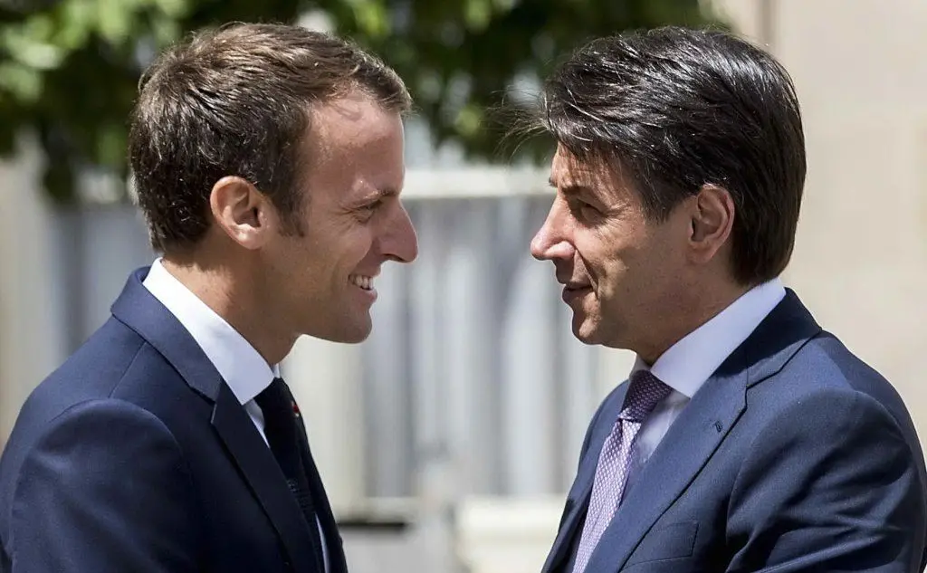 Giuseppe Conte e Emmanuel Macron, incontro all'Eliseo