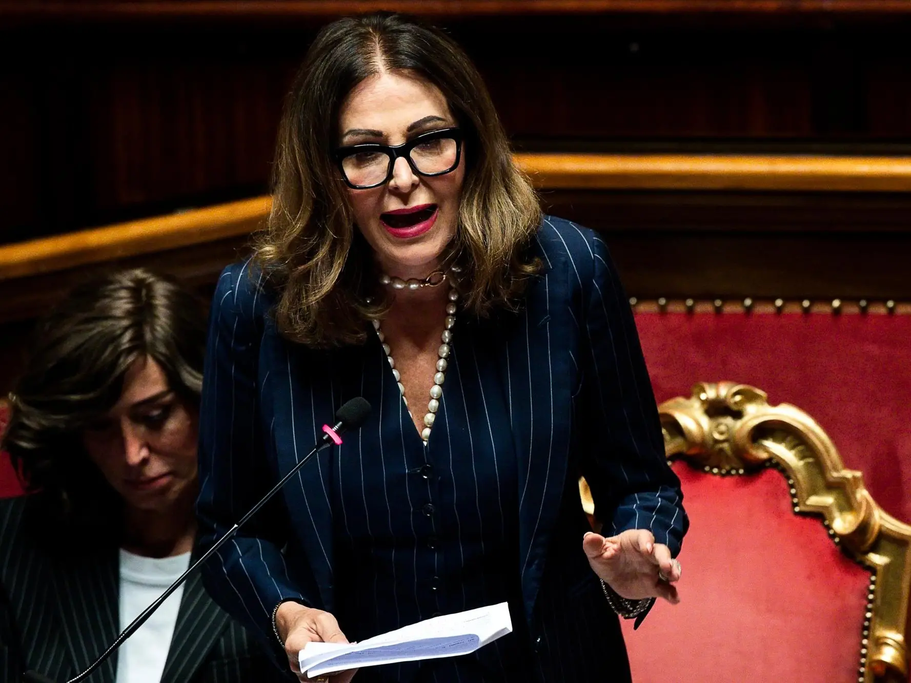 La ministra del Turismo Daniela Santanche' in aula al Senato durante la mozione di sfiducia alla ministra del Turismo Daniela Santanche', Roma, 26 luglio 2023. ANSA/ANGELO CARCONI