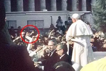 Piazza San Pietro, 1981: il momento in cui Agca spara a Papa Wojtyla