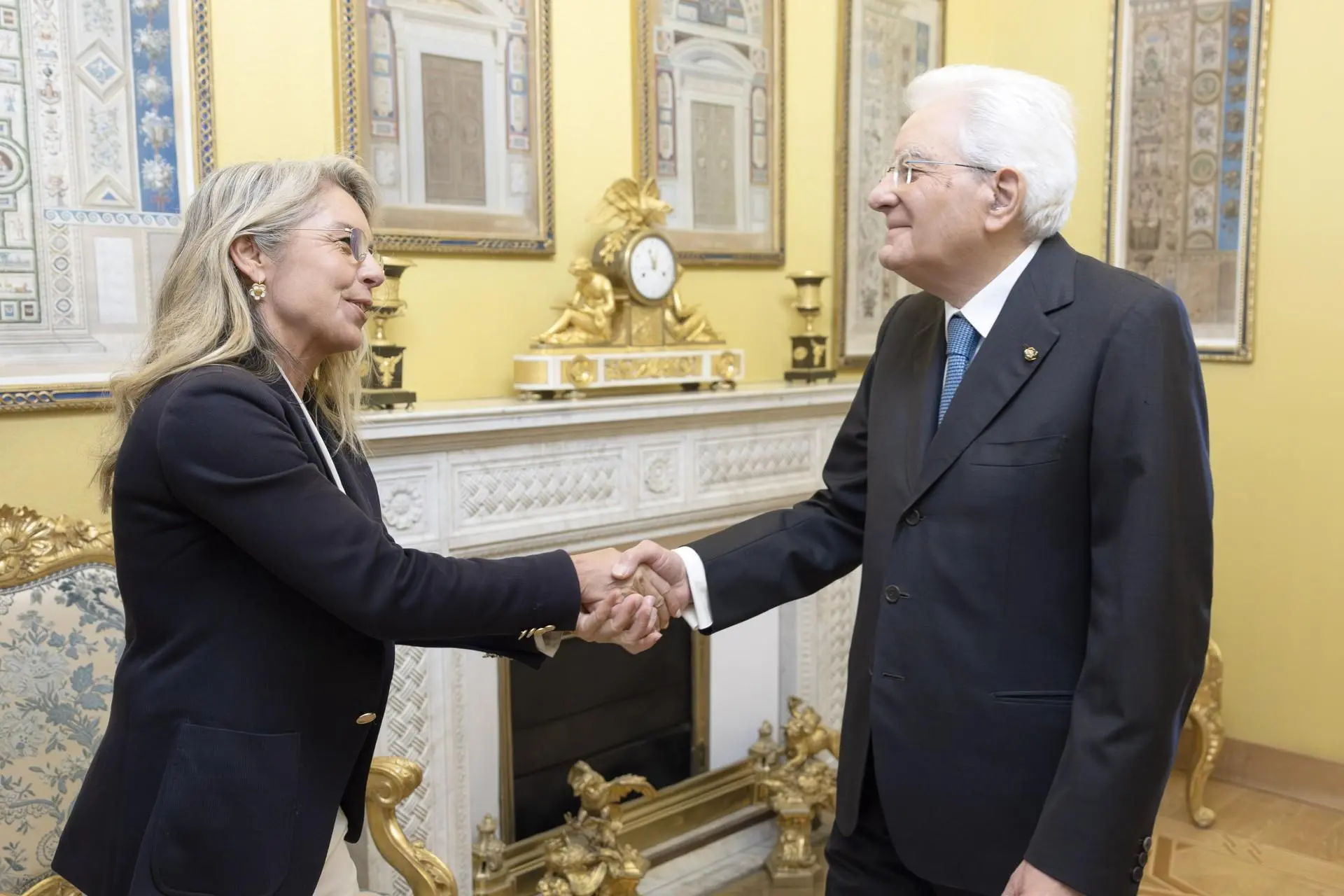 Mariavittoria Rava al Quirinale con il presidente Sergio Mattarella