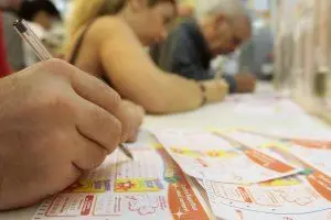 In Sardegna si spende una fortuna per giocare al Superenalotto e el Gratta e Vinci
