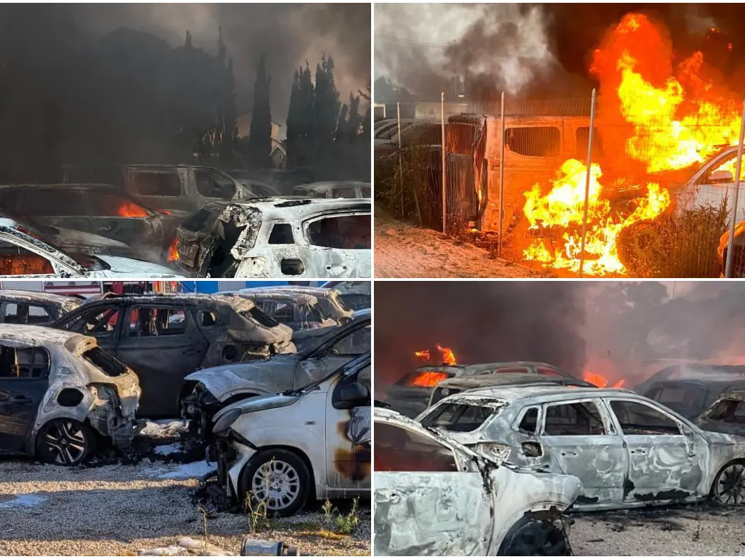 Le auto devastate dalle fiamme