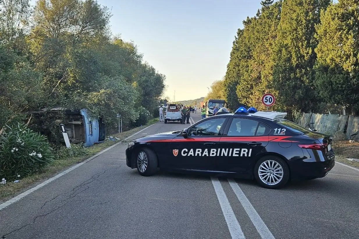 L'auto ribaltata sulla quale viaggiava Salvatore Piras