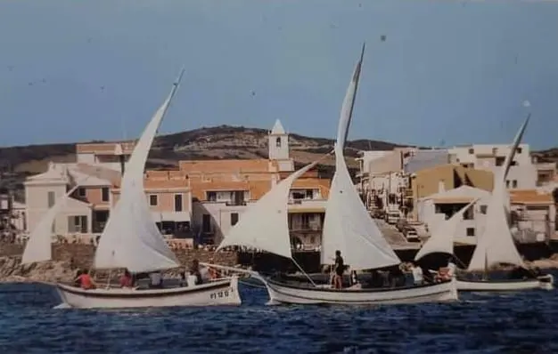 La prima regata di vela latina nel 1983\u00A0(foto concessa dalla famiglia Cordella)