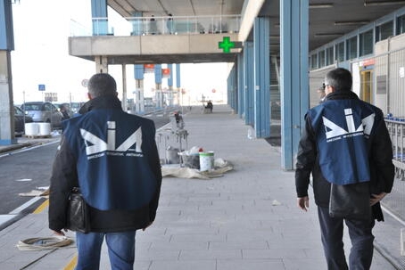 'Ndrangheta, dodici arresti: ci sono anche imprenditori