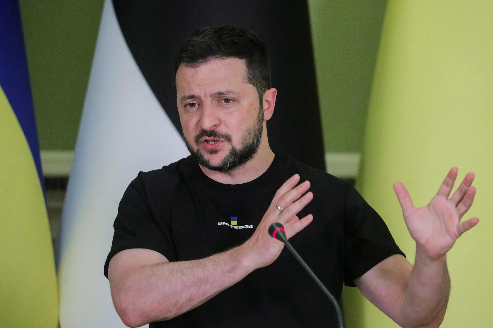 epa10668767 Ukrainian President Volodymyr Zelensky attends a joint news conference with his Estonian counterpart Alar Karis in Kyiv, Ukraine, 02 June 2023. Estonian President Alar Karis arrived in Kyiv to meet with top Ukrainian officials amid the Russian invasion. EPA/SERGEY DOLZHENKO