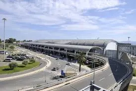 L'aeroporto di Cagliari (foto Ansa)