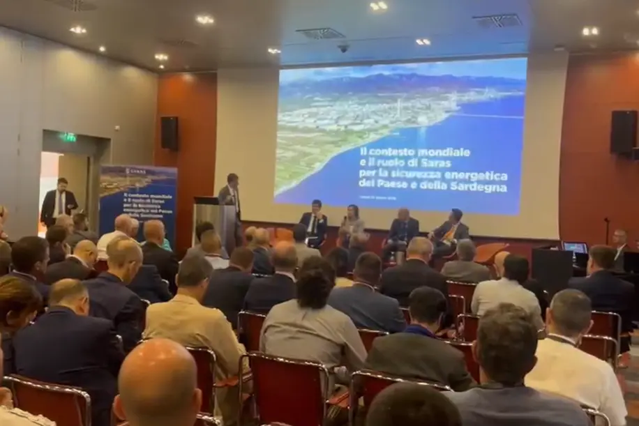 L'Europa in 17 anni ha perso 35 raffinerie: convegno della Saras con la presidente Todde e il ministro Pichetto