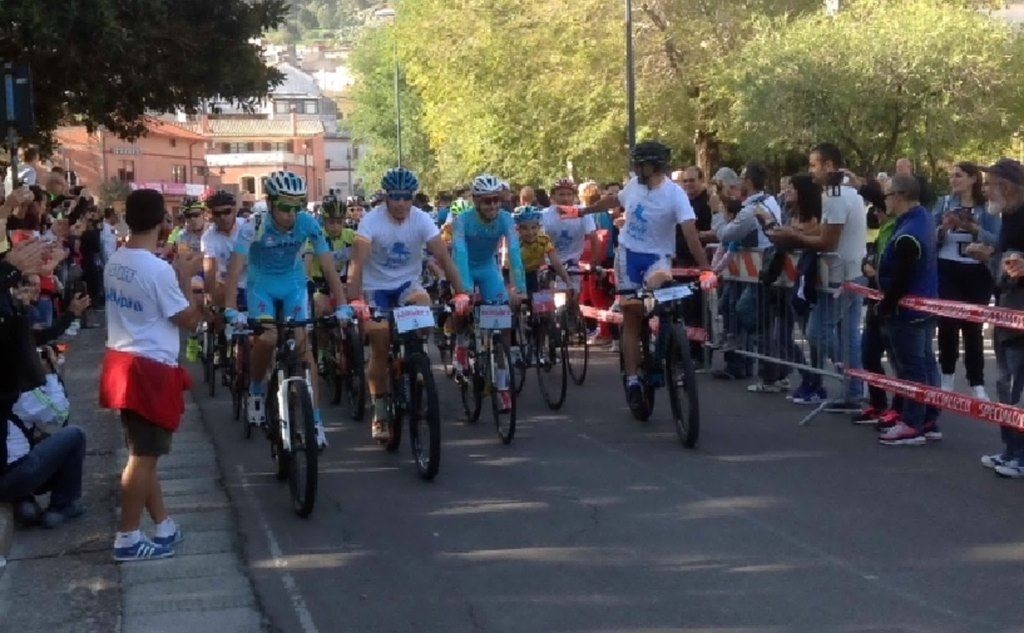 La PedalAru, organzzata in suo onore a Villacidro dopo il trionfo nella Vuelta
