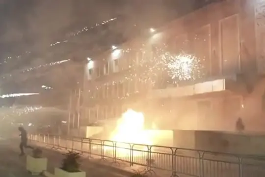 Albania, scontri a Tirana durante la protesta dell'opposizione