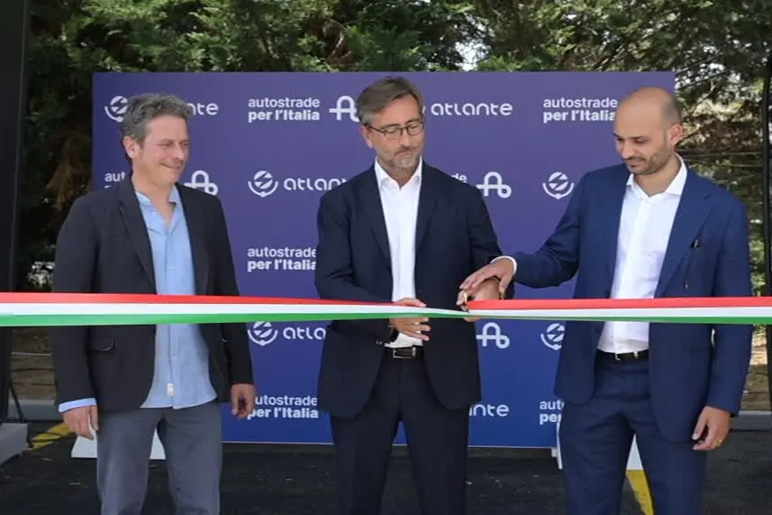 Autostrade e Atlante: 82 nuovi punti di ricarica ultra-fast