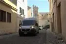 La consegna del cibo raccolto (foto Esercito)