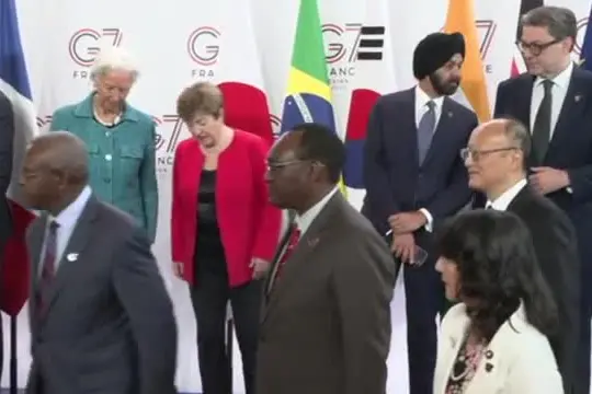 G7: "Uniti per riaprire Hormuz". L'Ue critica stop sanzioni Russia