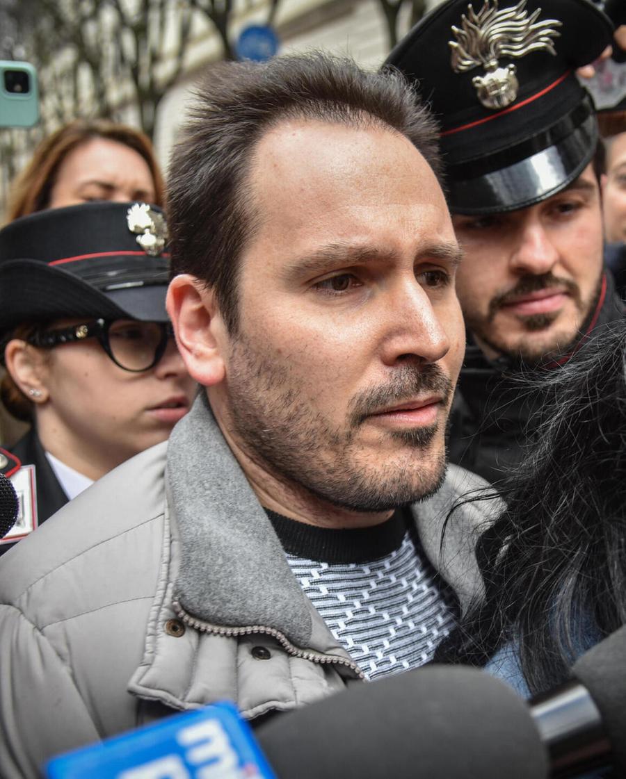 I post inquietanti del giovane Sempio