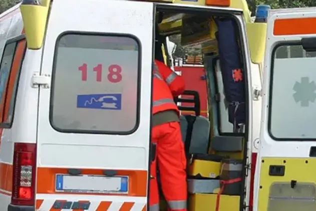 Ambulanza (foto Ansa)