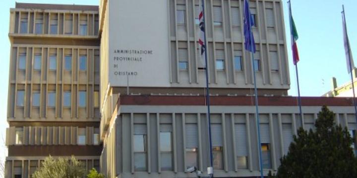 Provincia di Oristano, al via le domande per l’idoneità di autotrasportatore