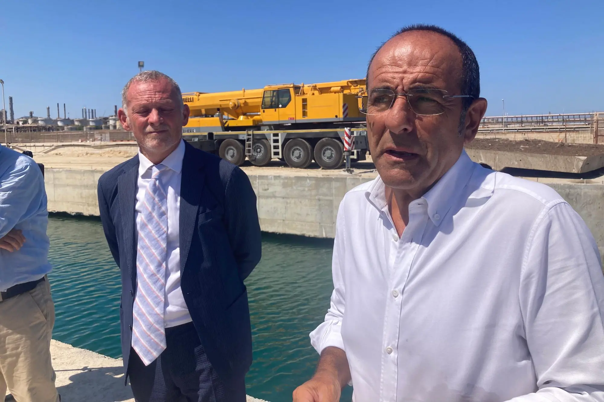 Massimo Deiana nel sopralluogo a Porto Torres (foto Pala)