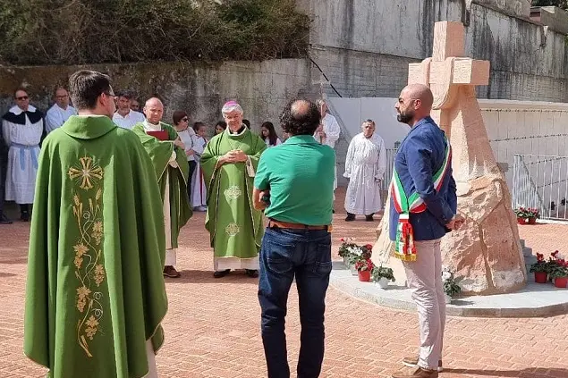 Un momento della cerimonia a Nughedu San Nicolò (foto concessa)