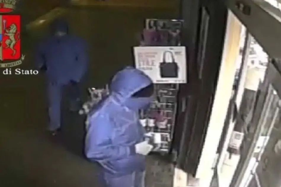 Il rapinatore in azione