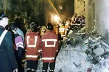 Firefighters at work for rescue the victims of mafia's blast, Florence, Italy, 27 may 1993.La prima è una foto scattata poco dopo l'esplosione con gli edifici in fiamme, l'ultima l'omaggio del Presidente della Repubblica Giorgio Napolitano alle vittime della strage di via dei Georgofili del 27 maggio 1993. E' il racconto per immagini e notizie di uno degli attentati più feroci della stagione stragista della mafia, la mostra dell' Agenzia ANSA &quot;La notte dei Georgofili&quot; realizzata in occasione del ventesimo anniversario della strage e che il Comune di Firenze ha deciso di allestire in Palazzo Vecchio, nel Cortile di Michelozzo, dal 26 maggio prossimo, inserendola tra le più importanti iniziative delle celebrazioni. ANSA/OLDPIX