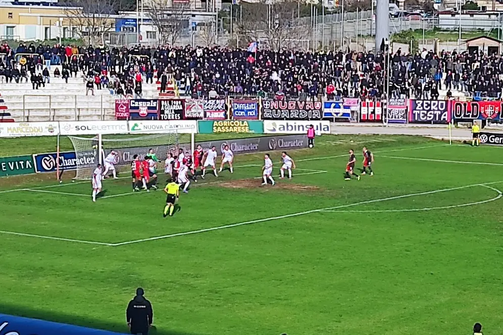 Uno dei tanti assalti della Torres (foto G. Marras)
