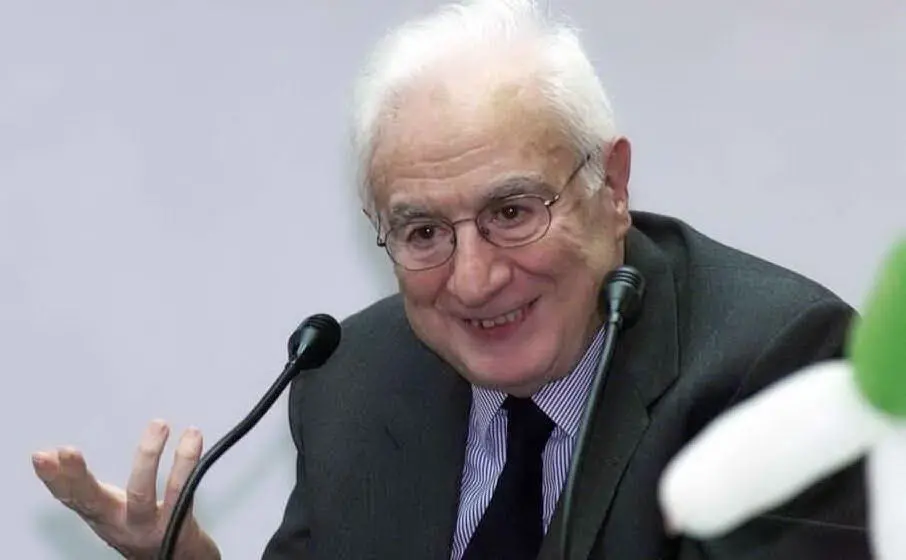 (foto archivio L'Unione Sarda e Wikipedia)