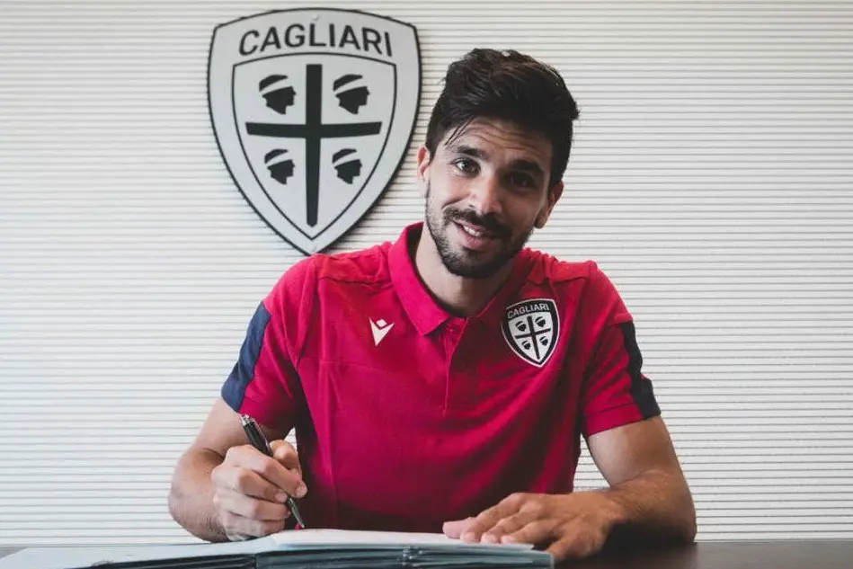Giovanni Simeone (foto Twitter Cagliari)