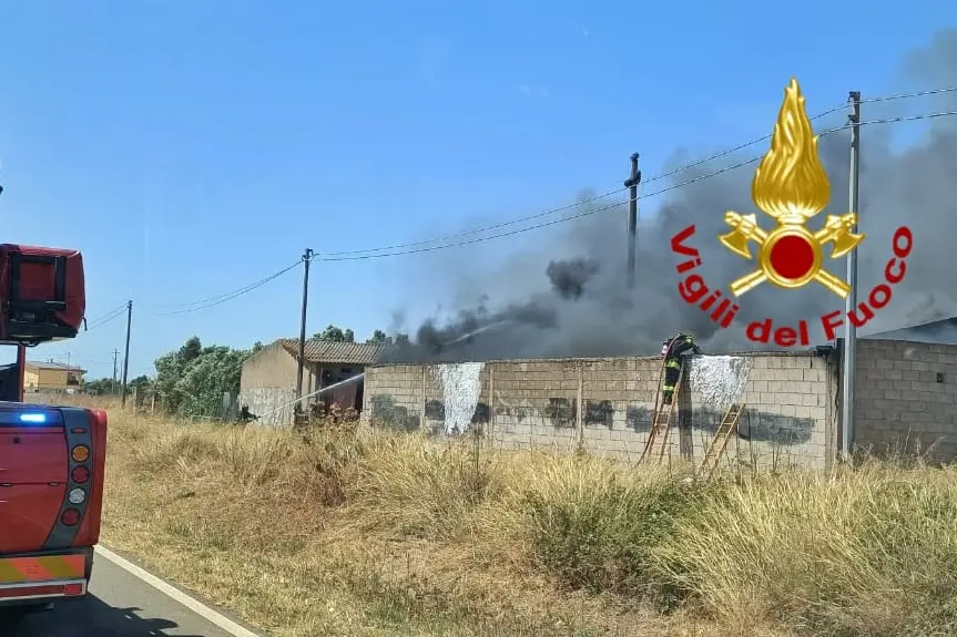 L'intervento dei vigili del fuoco a Villasor