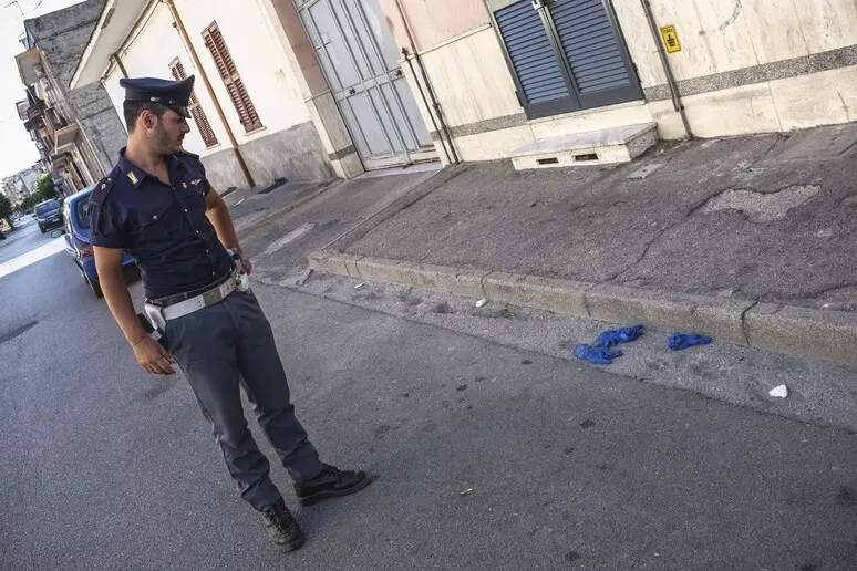 Un ragazzo di 15 anni accoltellato a Napoli durante l'asta del Fantacalcio (foto Ansa)