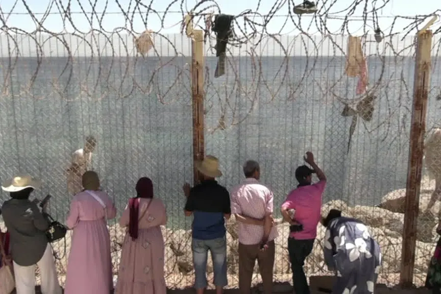 Ceuta, famiglie al confine in cerca dei figli