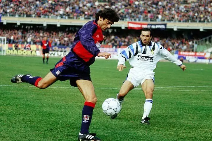 Francescoli in azione contro l'Inter (foto Wikipedia)