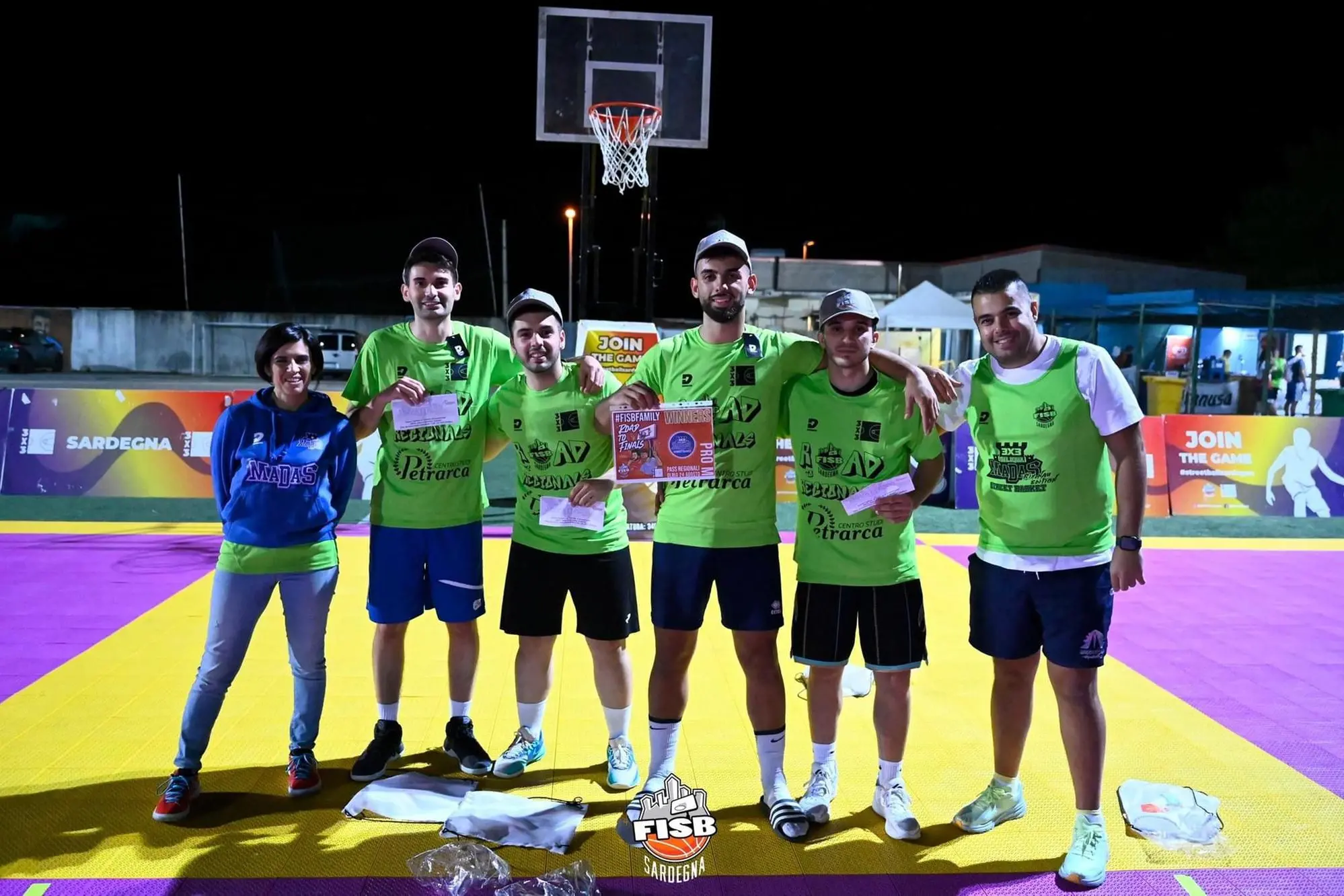 La formazione vincitrice del Madas Street Basket (foto concessa)