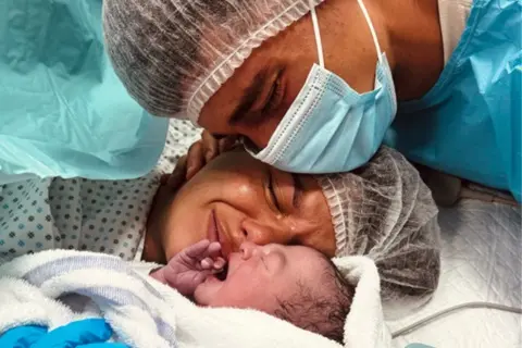 Martina Barella, Alessandro Vinciguerra e il piccolo Gabriele (Foto: Ig)