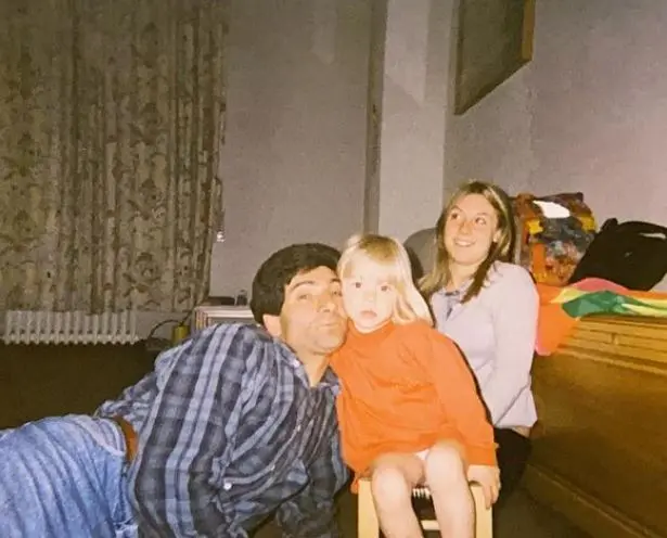 Con il papà e la sorella Francesca (foto Instagram)