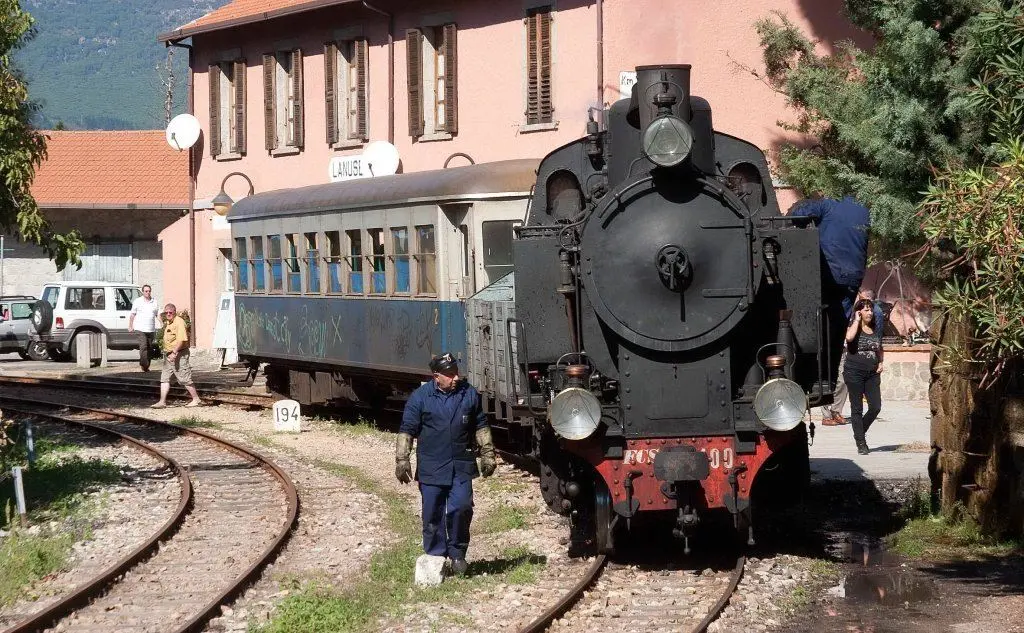 Il Trenino verde in Ogliastra\r (foto archivio L'Unione Sarda)