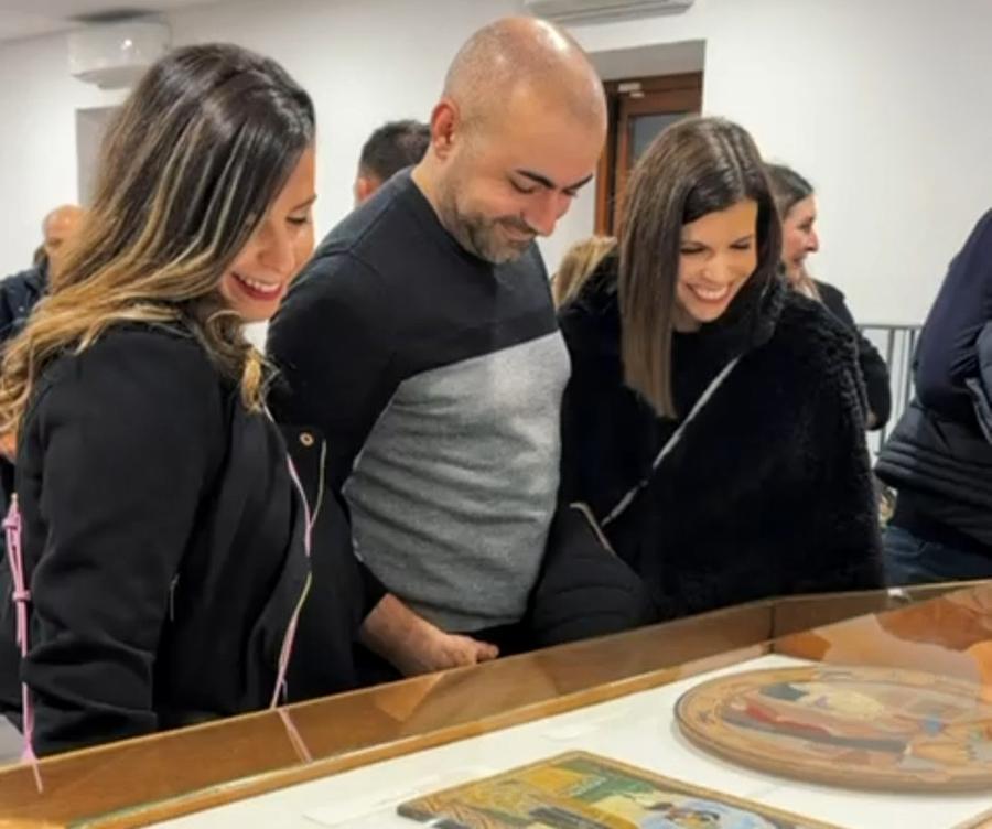 Dorgali, la favola artistica di Paolo Loddo: «L’argilla diventa sogno»