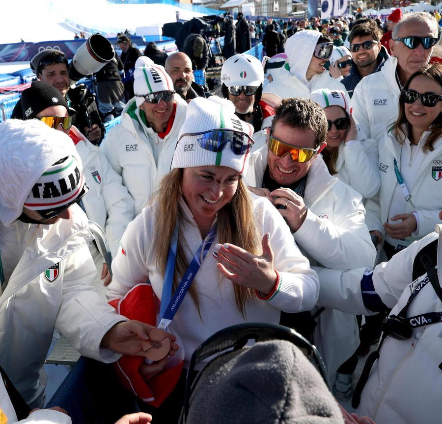 Brignone, presto il docufilm e il suo caschetto va a ruba Domani la “Tigre” in gigante